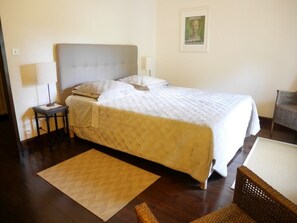 2 Schlafzimmer, Bügeleisen/Bügelbrett, Reisekinderbett, kostenloses WLAN