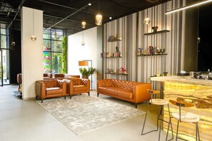 Lounge i lobbyen