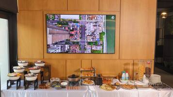 Free daily on-the-go breakfast