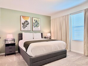 7 habitaciones, tabla de planchar con plancha y cuna de viaje