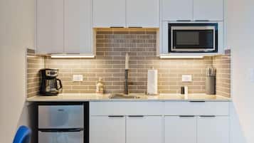 Fridge, microwave, coffee/tea maker, toaster