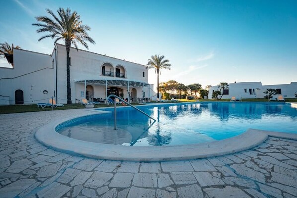 Seasonal outdoor pool - Hotiday Gallipoli Masseria (Tuglie)