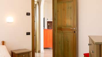 Traditional Apartment, Garden View | In-room safe, free WiFi, bed sheets
