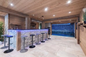 酒吧（店内）