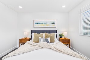 1 dormitorio, tabla de planchar con plancha, wifi y ropa de cama
