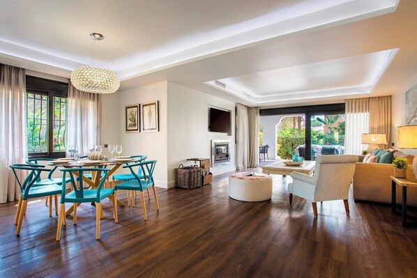 Apartment (3 Bedrooms) | Living area - Genteel Home Venalmar Terrace (Estepona)