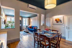 Huoneisto (4 Bedrooms) | Ruokailu omassa huoneessa