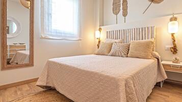 Căn hộ (2 Bedrooms) | 2 phòng ngủ, bàn ủi/dụng cụ ủi quần áo, bộ trải giường