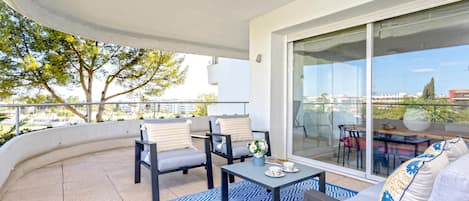 Apartment (3 Bedrooms) | Terrace/patio
