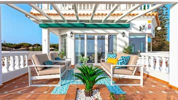 Biệt thự (6 Bedrooms) | Hiên