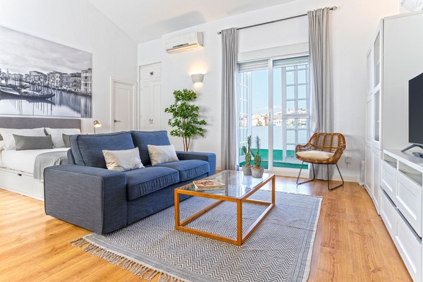 Apartment (1 Bedroom) | Living area | TV