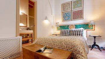 Appartamento (Multiple Bedrooms) | 7 camere, una scrivania, postazione laptop, ferro/asse da stiro
