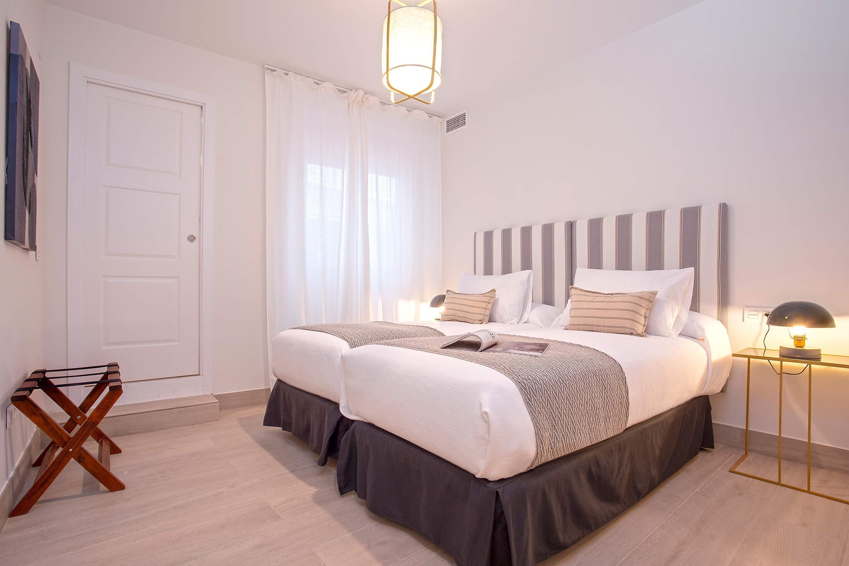 Apartment (5 Bedrooms) | 5 bedrooms, iron/ironing board, free WiFi, bed sheets