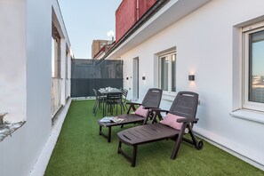 Apartment (2 Bedrooms) | Balcony