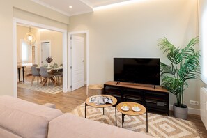 Apartment (2 Bedrooms) | Living room