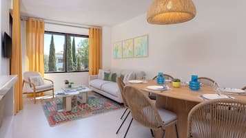Appartement (3 Bedrooms) | Salle de séjour