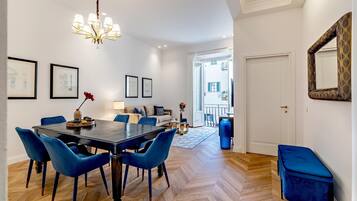 Apartment (3 Bedrooms) | Ruang makan