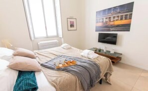 2 bedrooms, desk, iron/ironing board, free WiFi