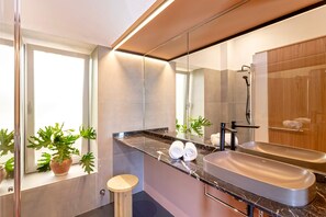 House (5 Bedrooms) | Bathroom