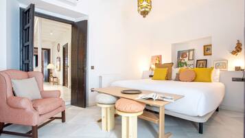 House (5 Bedrooms) | 5 bedrooms, desk, laptop workspace, iron/ironing board