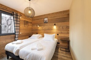 7 habitaciones, tabla de planchar con plancha, wifi y ropa de cama 