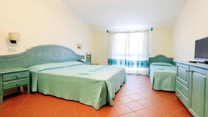 In-room safe, desk - Hotiday Golfo Aranci (Golfo Aranci)