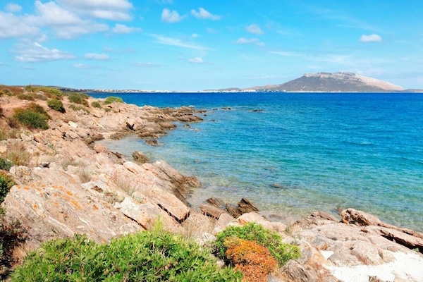 Una spiaggia nelle vicinanze