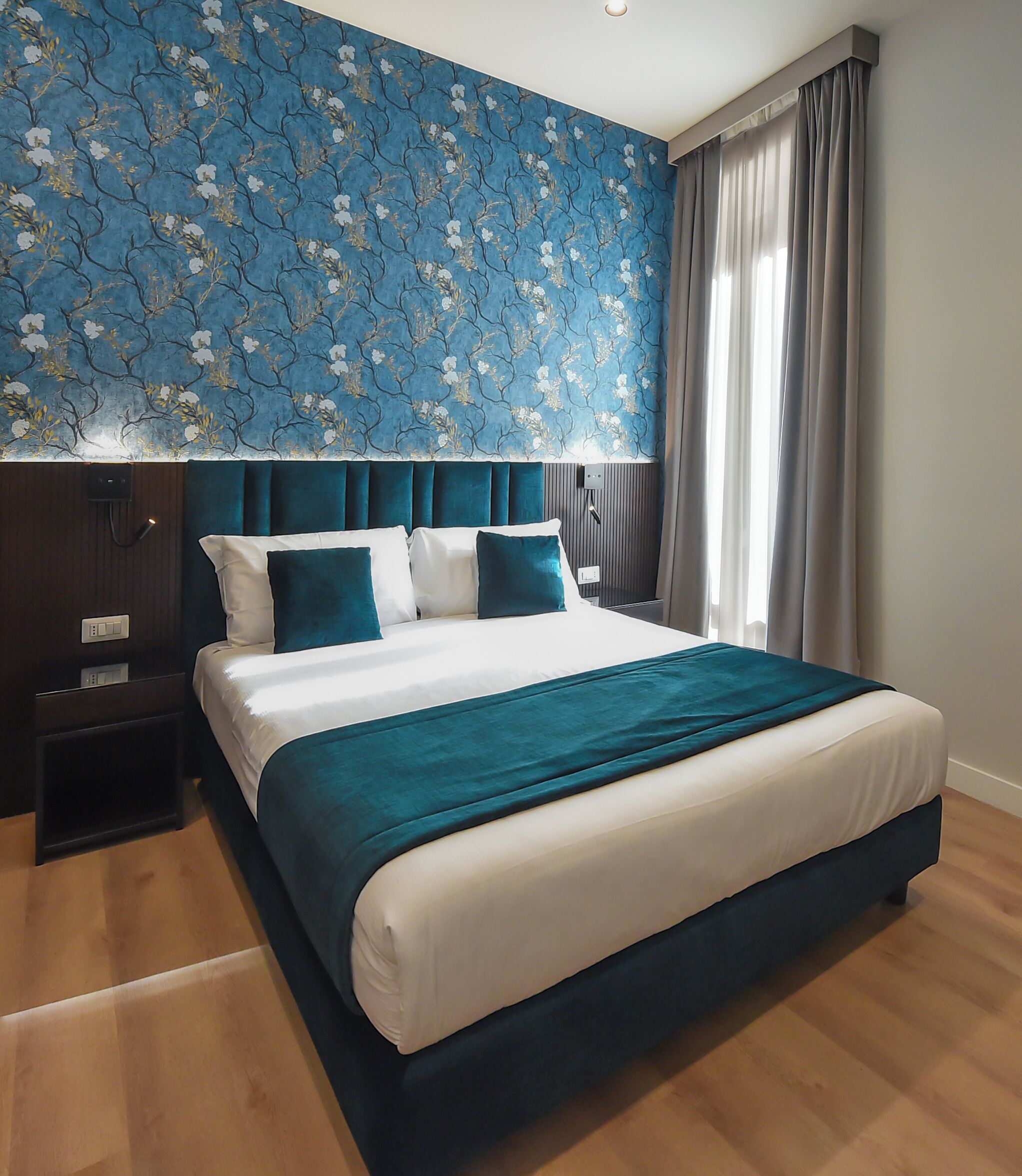 Deluxe Double Room | Free minibar, in-room safe, desk, laptop workspace