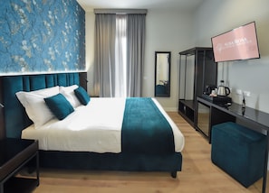 Deluxe Double or Twin Room | Free minibar, in-room safe, desk, laptop workspace