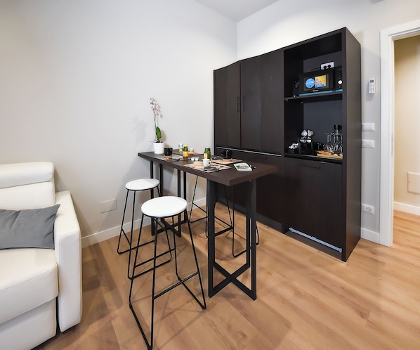 40-inch flat-screen TV with digital channels - Alba Rosa Rooms (Rome)