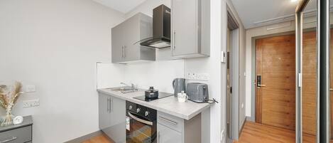 アパートメント | 専用キッチン | 冷蔵庫、オーブン、コンロ、電気ポット