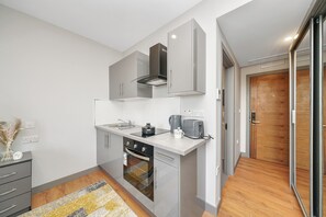 Apartment | Private kitchen - Apart Hotel in Ilford, East London (Ilford)