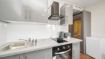 Apartment | Private kitchen | Fridge, oven, stovetop, electric kettle