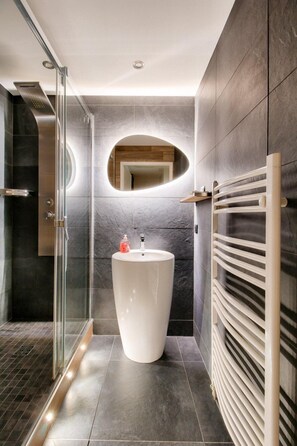 Apartamento Deluxe | Baño