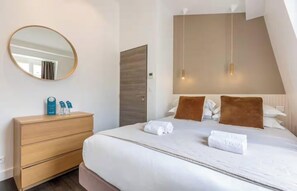 3 bedrooms, desk, iron/ironing board, free WiFi