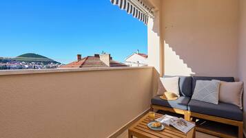 Apartment (1 Bedroom) | Balcony