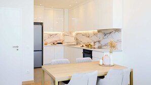 Apartamento (1 Bedroom) | Cocina privada | Horno