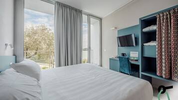 Kamar Double Klasik, balkon | Minibar, brankas, meja kerja, dan Wi-Fi gratis