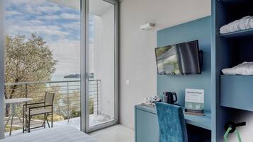 Minibar, Zimmersafe, Schreibtisch, kostenloses WLAN
