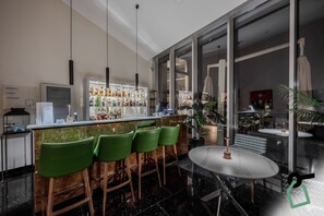 Bar (en el alojamiento)