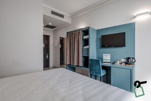Minibar, in-room safe, desk, free WiFi - Hotiday Room Collection - Porto Venere (Portovenere)