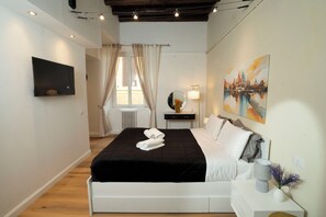 1 bedroom, travel cot, free WiFi, bed sheets - Prefetti 46 Lovely Flat (Rome)