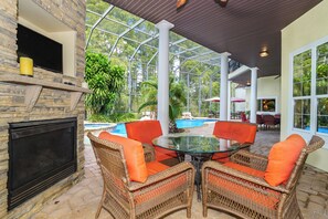 Dining - Magnificent 8 Bed 8 Bath Custom  6500+ SqFt. Pool/spa. NEW DISCOUNTED 2026 rates (Kissimmee)