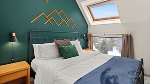 4 bedrooms, iron/ironing board, travel crib, free WiFi