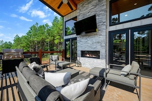 Terrace/patio - Stargaze from Your Private Hot Tub (Broken Bow)