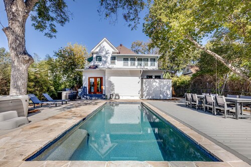 Grand Historic Escape | 5-Bedroom Retreat with Pool & Spa
