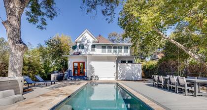 Grand Historic Escape | 5-Bedroom Retreat with Pool & Spa