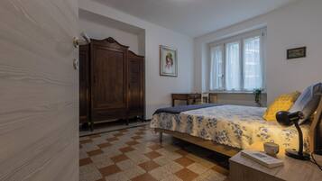 Apartment, Balcony | 2 bedrooms, iron/ironing board, free WiFi