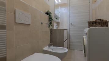 Apartment, Balcony | Bathroom