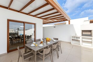 Outdoor dining - Villa Famara - Altos de Lanzarote (Playa Blanca)